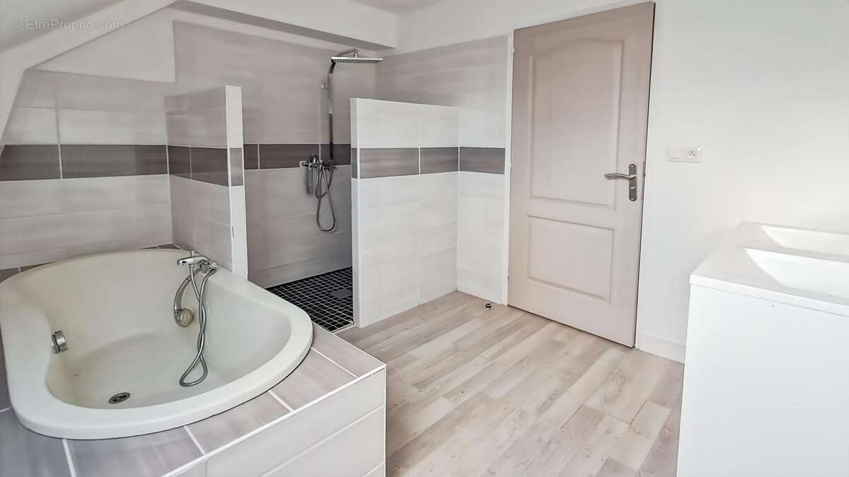 Maison à BAIN-DE-BRETAGNE