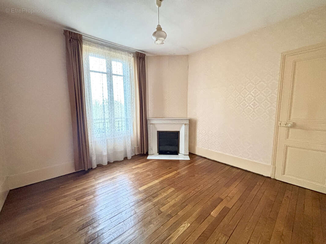 Maison à COULOMMIERS