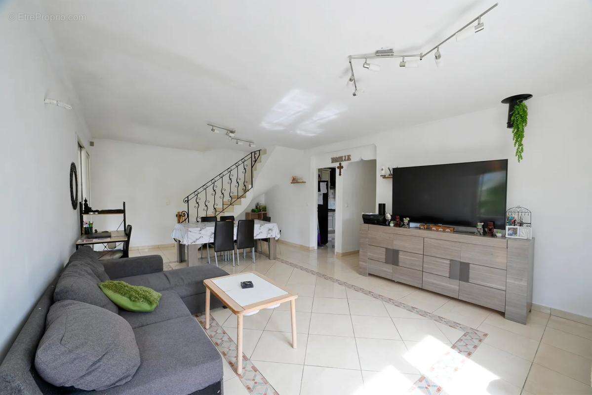 Maison à SAINT-CHRISTOL-LES-ALES