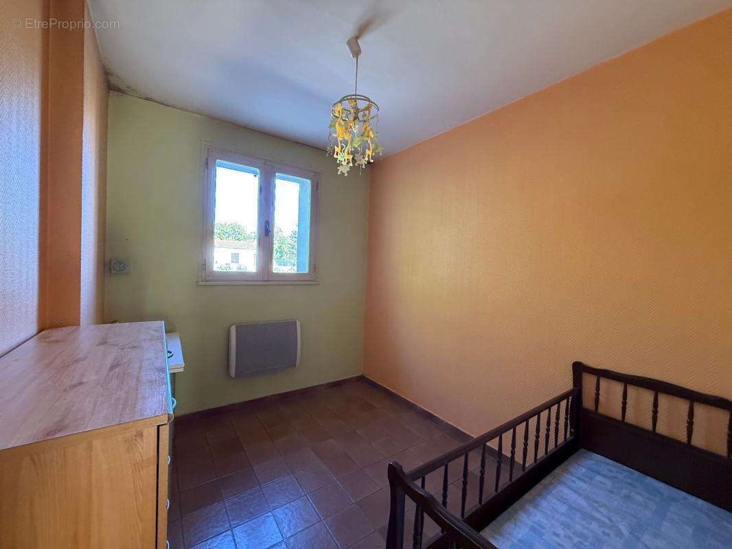 Maison à SAINT-ETIENNE-DE-FONTBELLON