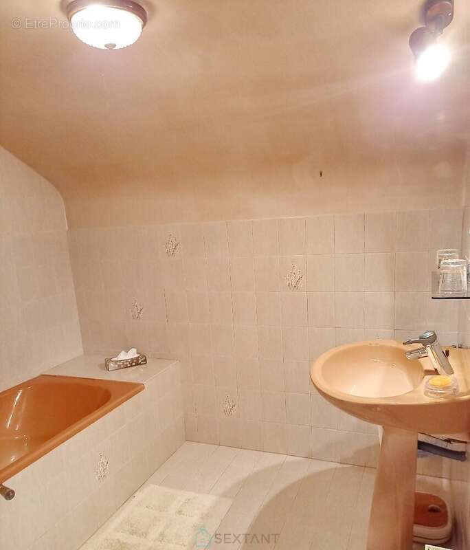 Au Bugue, maison de 129m² des années 30. - photo 16