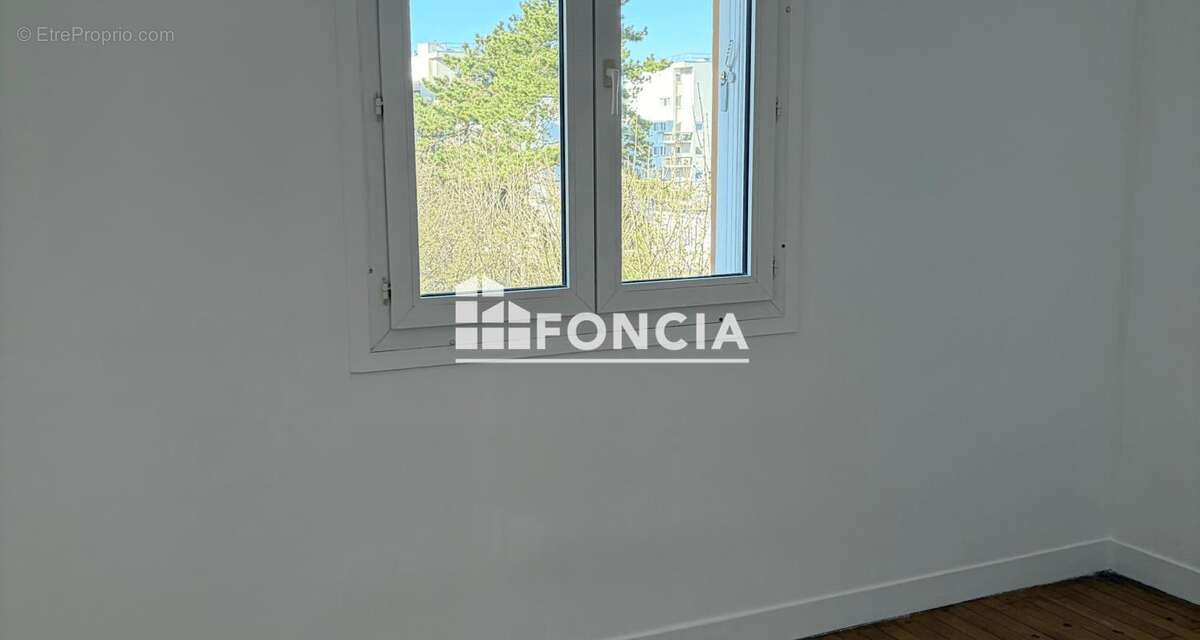 Appartement à LE PLESSIS-ROBINSON