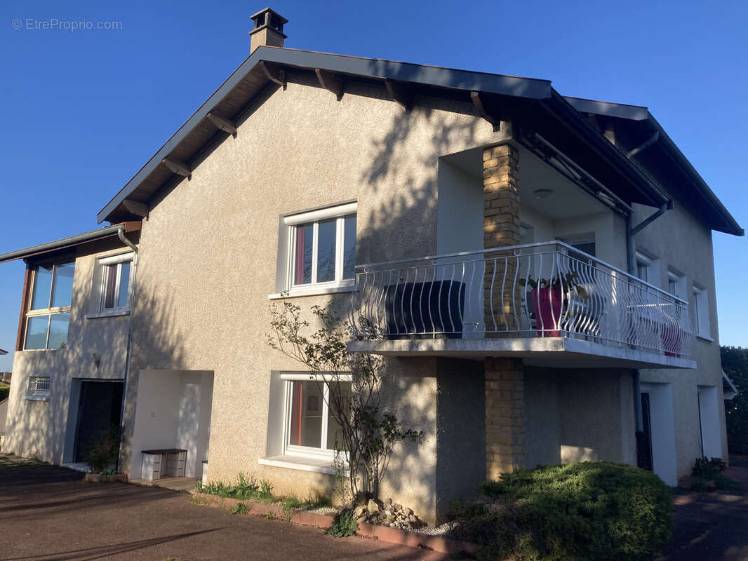 Maison à LUCENAY