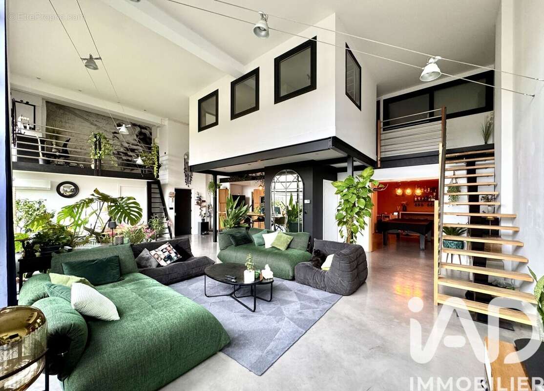 Photo 4 - Commerce à CROIX