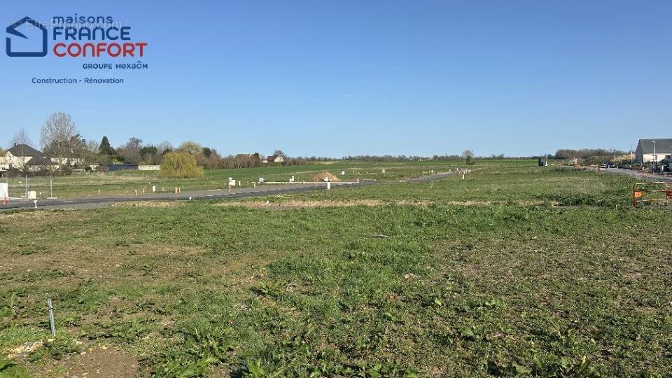 Terrain à SAINT-VIGOR-LE-GRAND