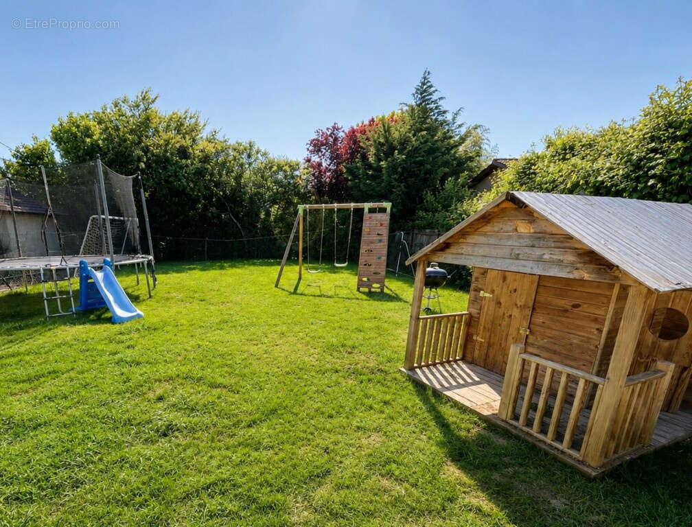 0116 PRIAY Villa de plain-pied 2019, 3 chambres et garage sur terrain clos de 630 m2 - photo 3
