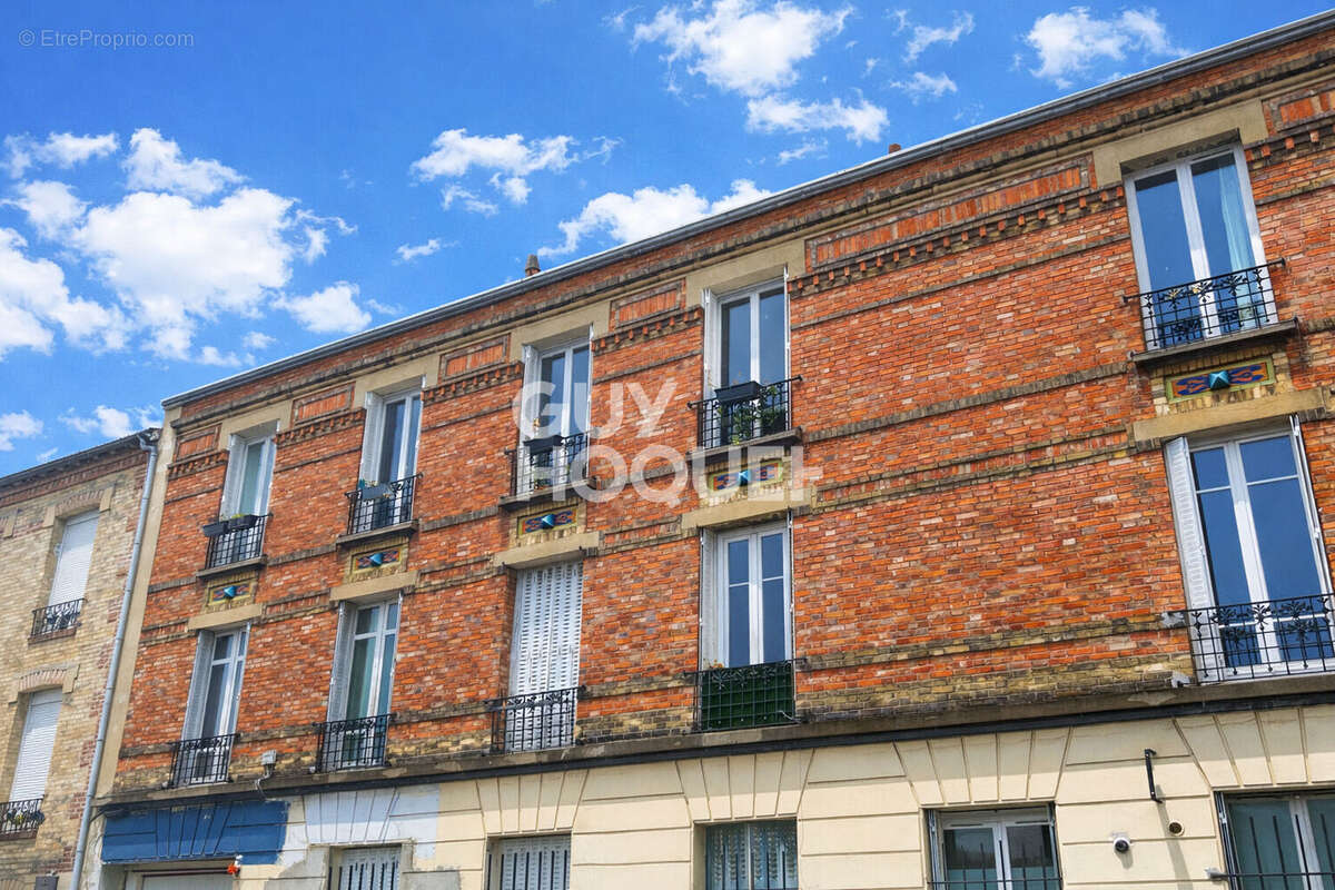Appartement à AUBERVILLIERS