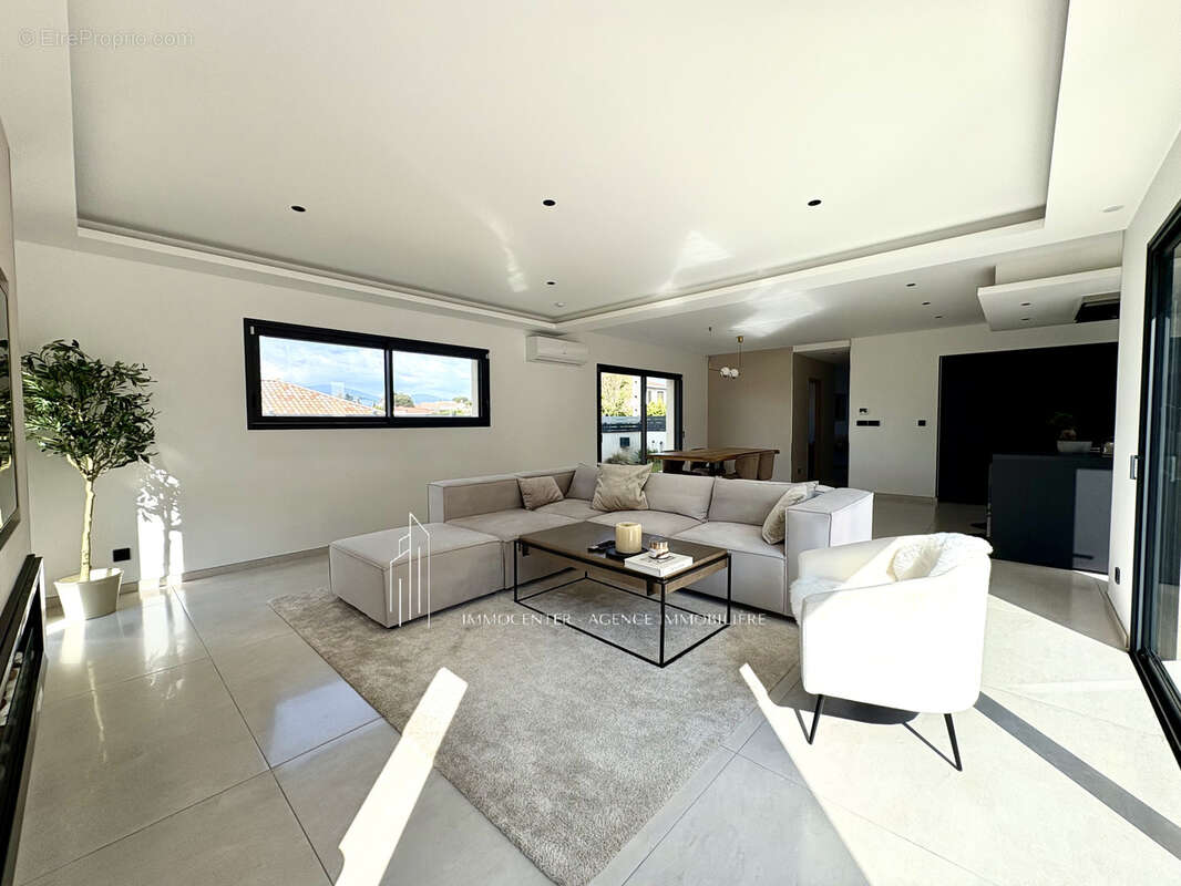 Villa  contemporaine Hauteurs du Péage de Roussillon - Agence Immocenter Chanas - photo 4