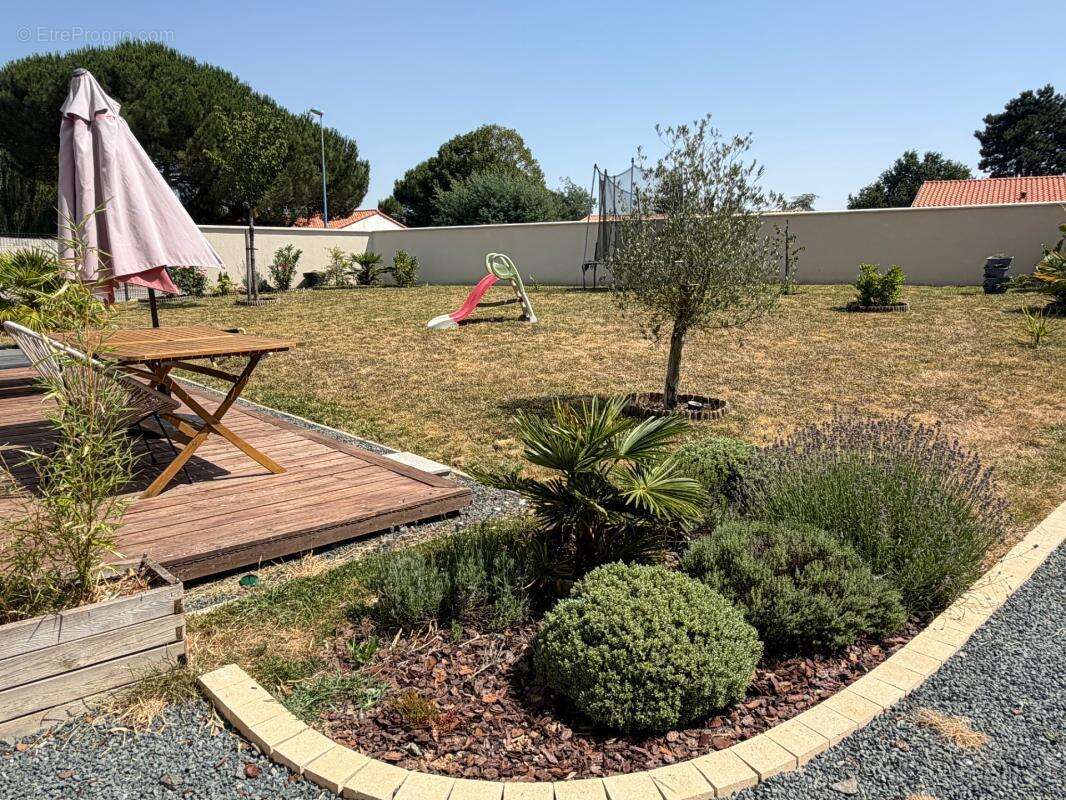 Chateau guibert (85) - la mainborgere - villa de plain pied 2020/4 chambres avec garage sur 1353m² clos - photo 2
