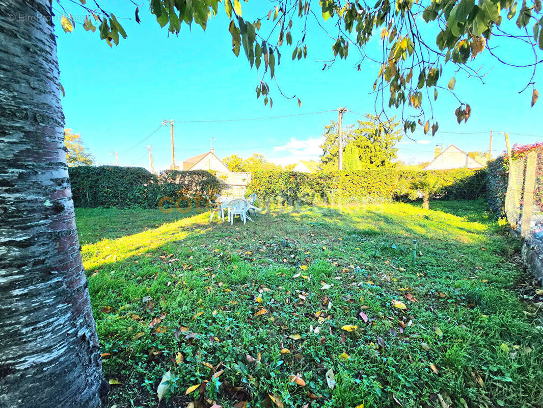 Maison à LA VILLE-AUX-DAMES