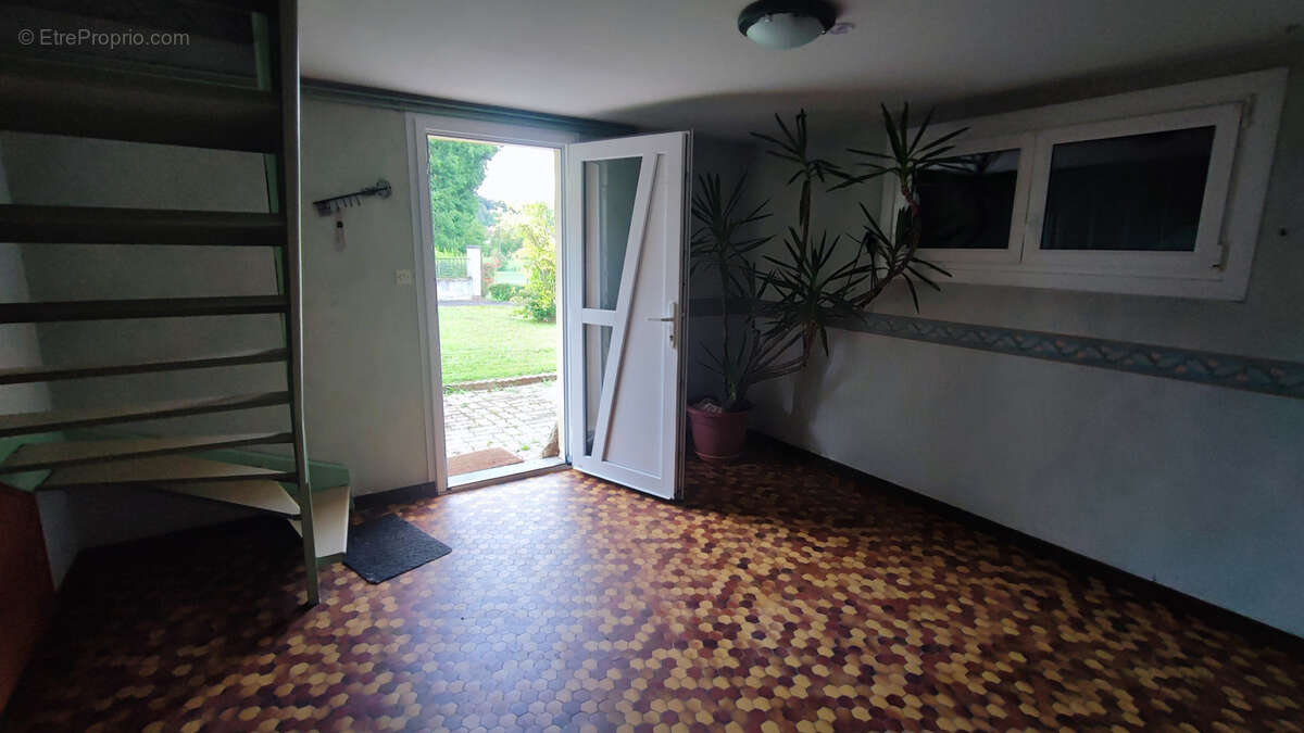 LOUGRES Maison Individuelle de 103m2 env. de type F5 - photo 7
