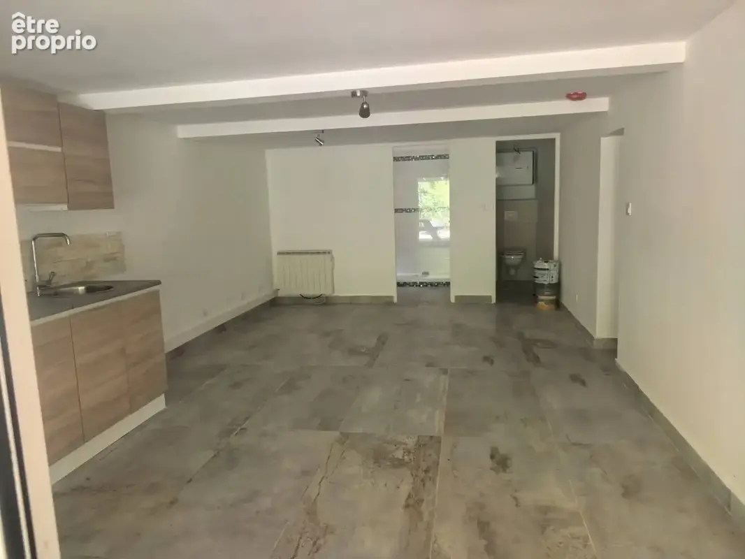 Fréjus,  2 Bureaux / locaux avec terrain - photo 6