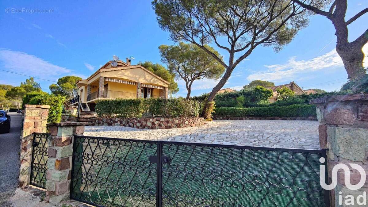 Photo 2 - Maison à SAINT-RAPHAEL