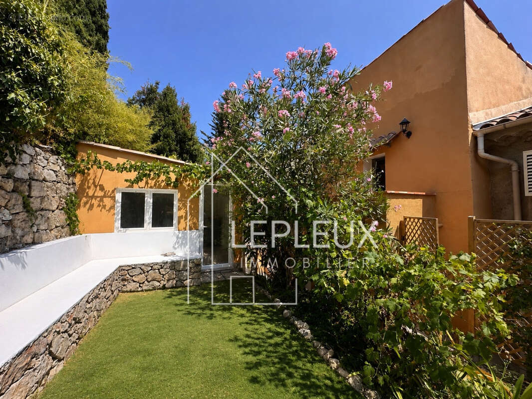 Maison de village 60 m2 avec jardin à Spéracèdes 3 pièces - photo 3