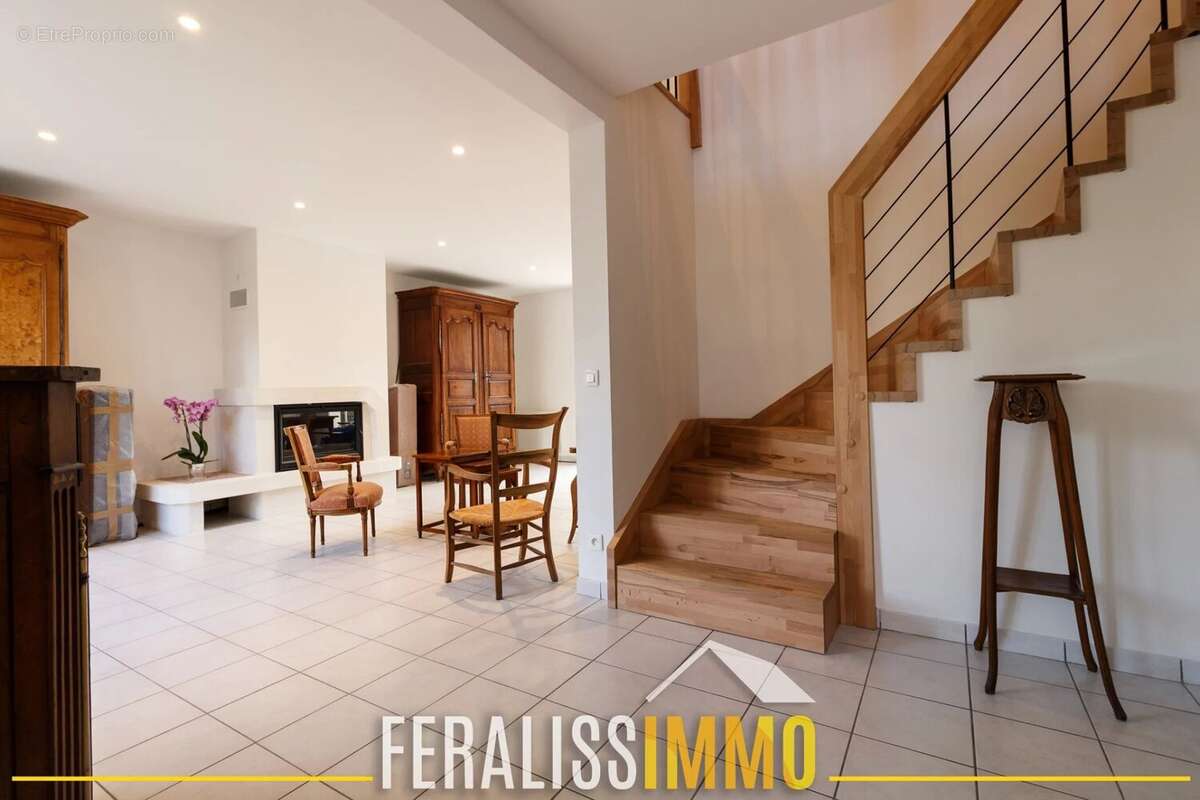 Maison à NEUVILLE-SUR-OISE