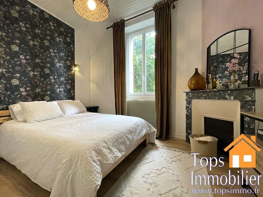 Maison à VILLEFRANCHE-DE-ROUERGUE