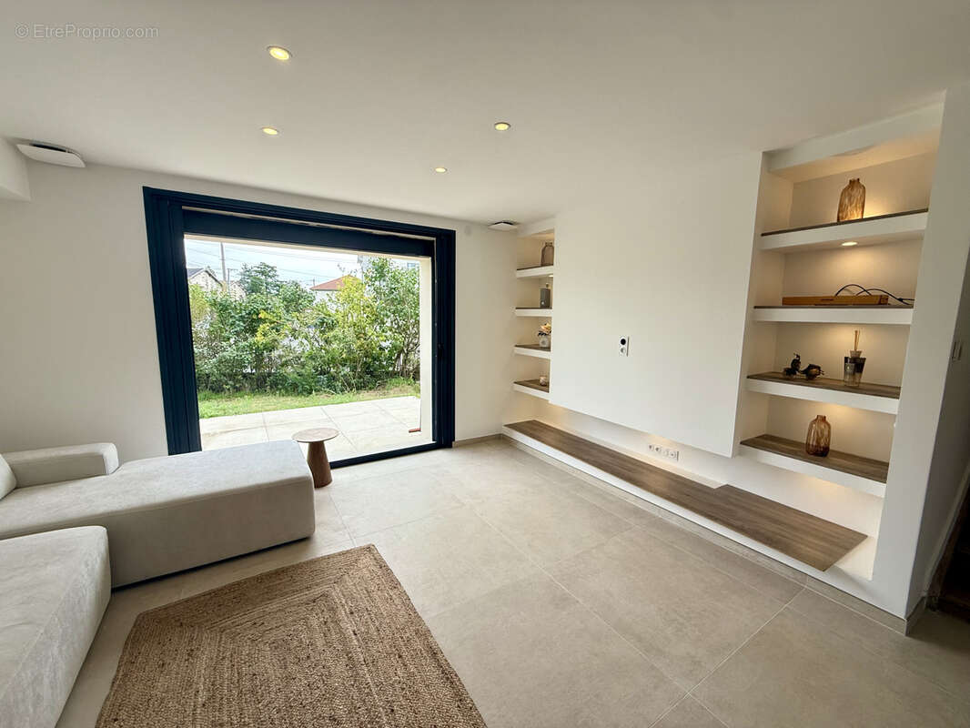 Maison à ROUSSILLON