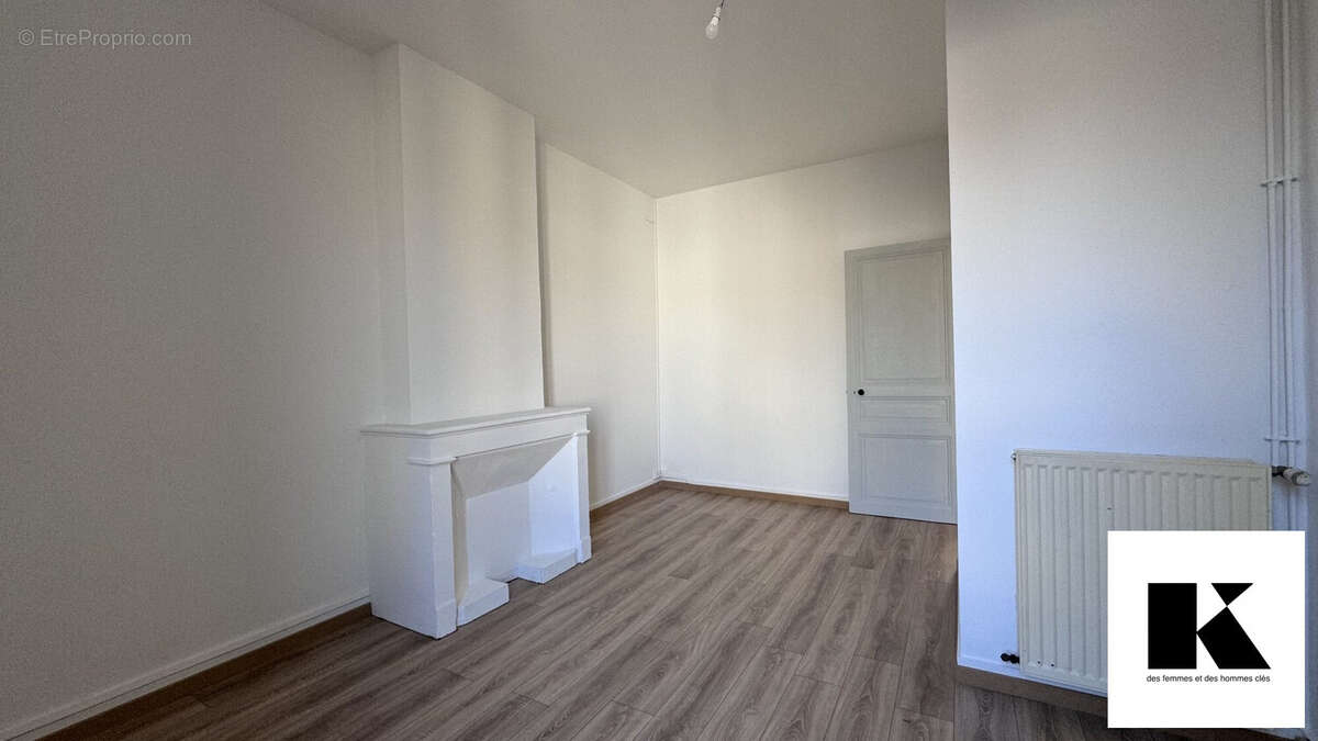 Chambre 1 - Appartement à ROCHEFORT