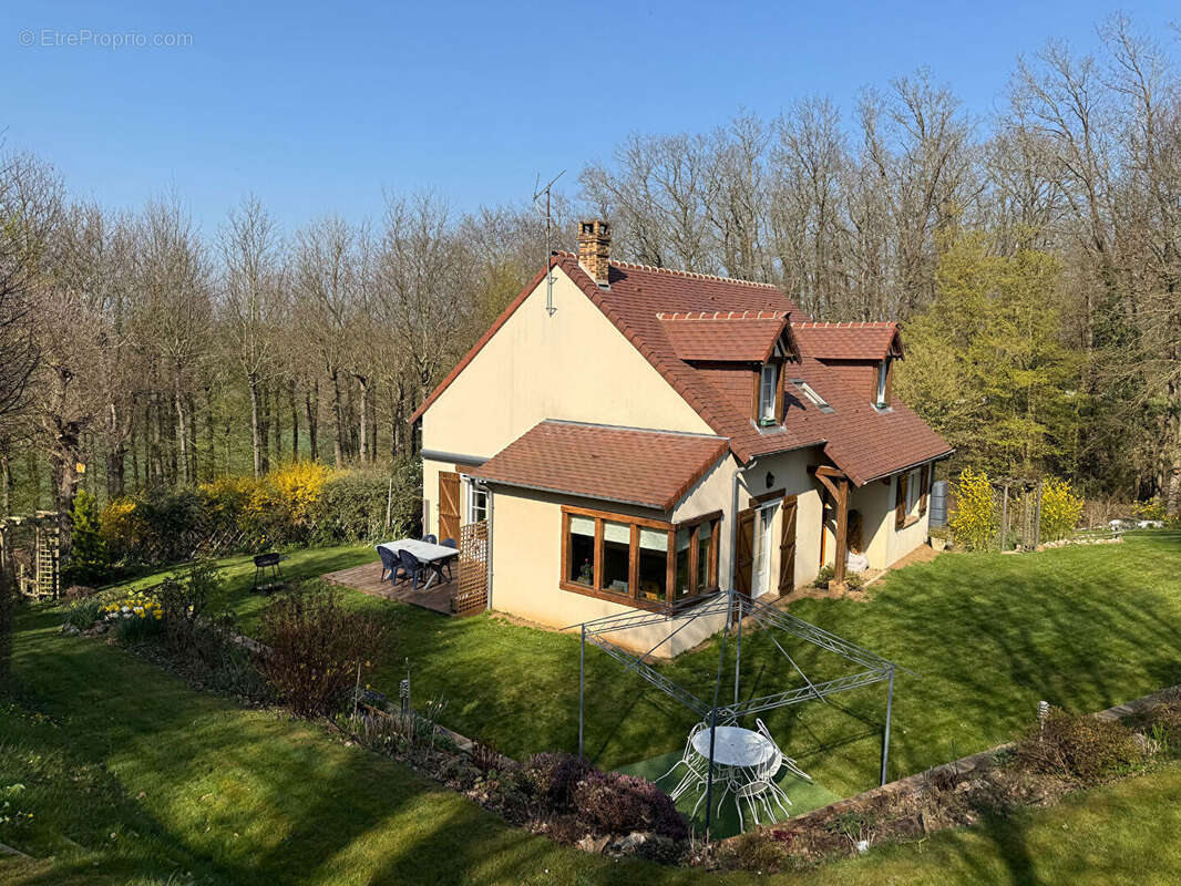 Maison à SAINT-LUBIN-DES-JONCHERETS