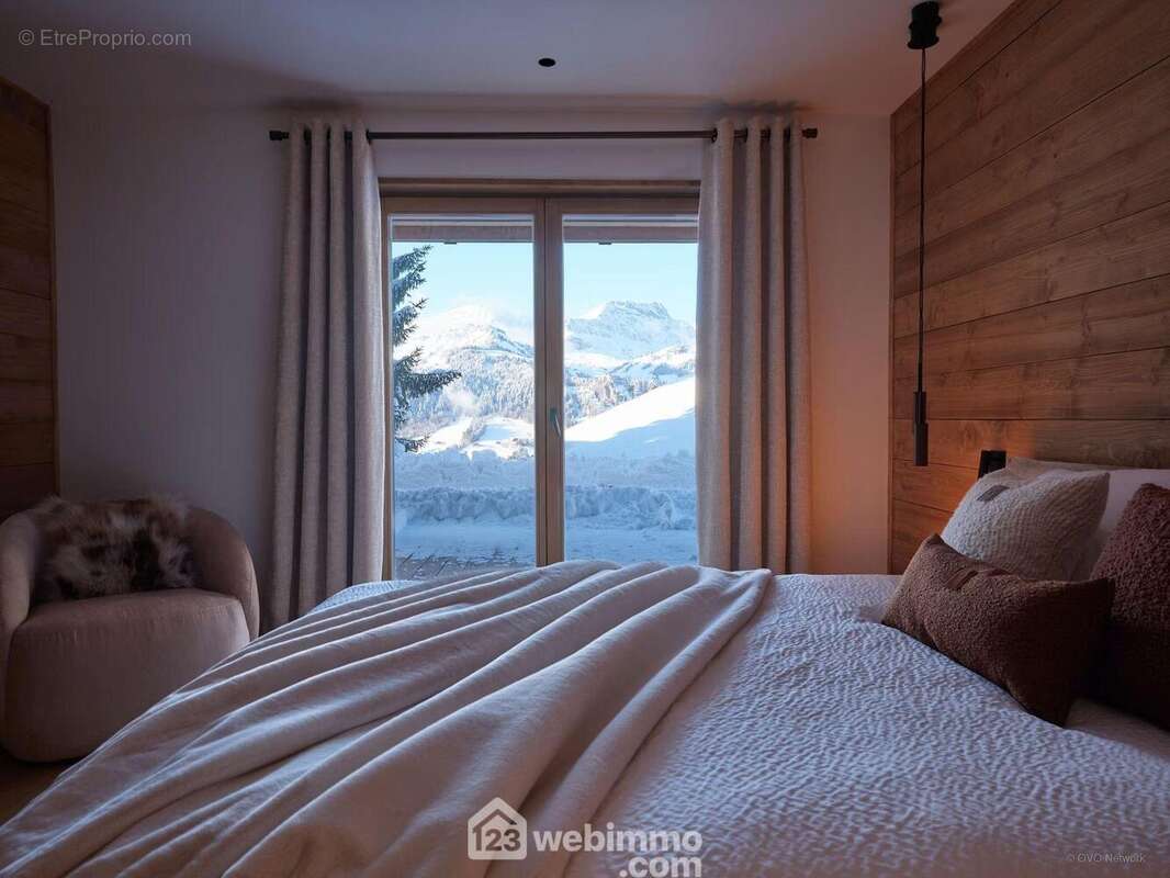 Pour parfaire l?aménagement, chacune de celles-ci bénéficie d?une salle de douche privative. - Maison à CREST-VOLAND