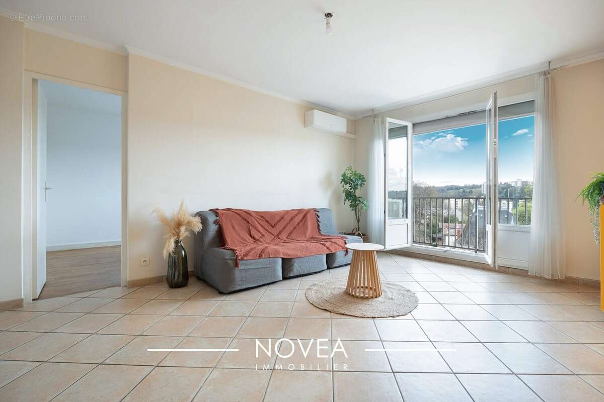 Appartement à FONTAINES-SUR-SAONE