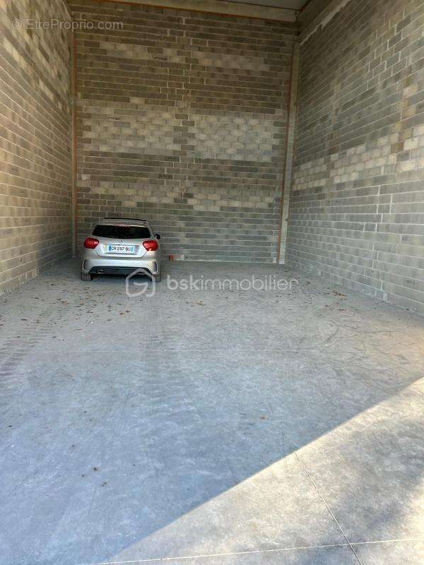 Commerce à MONTAUROUX