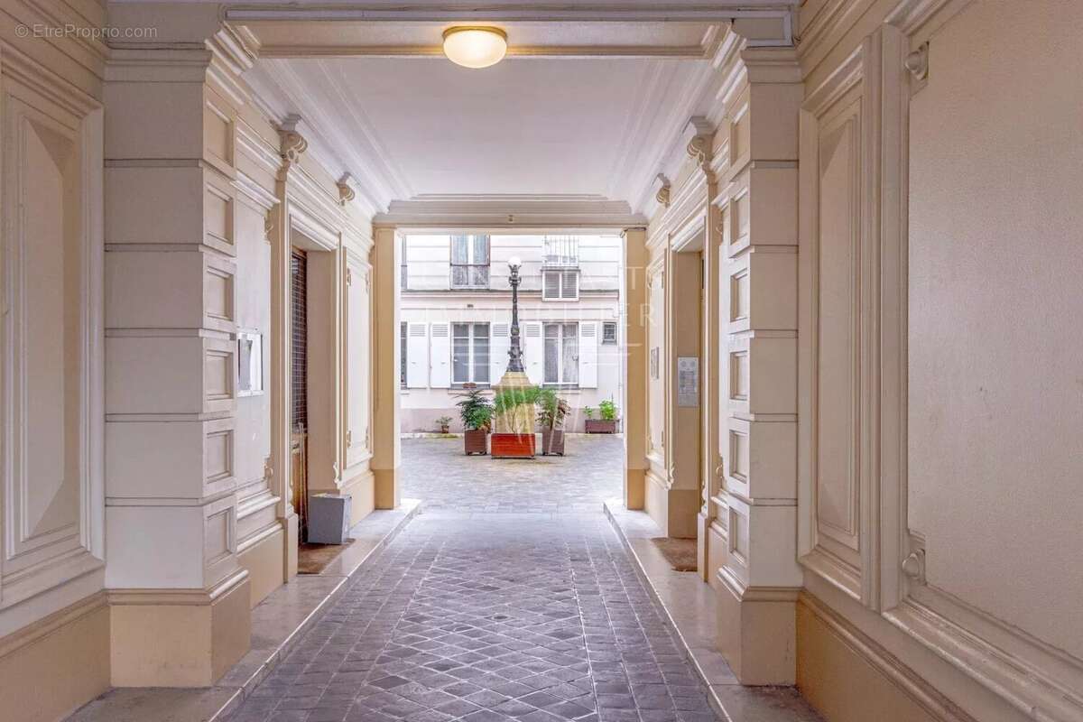 Appartement à PARIS-17E