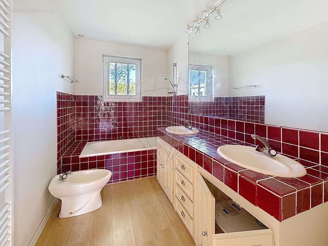 Maison à LA CALMETTE