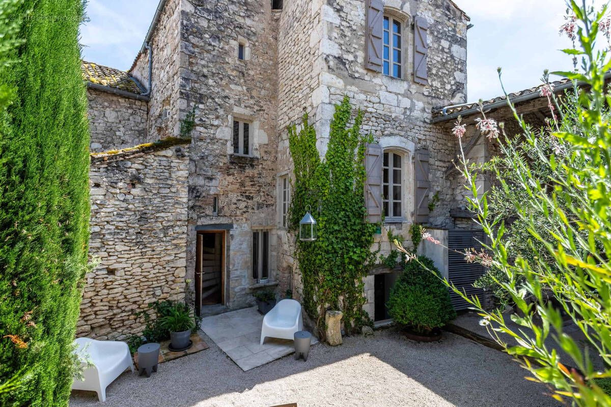 Maison à MONTCUQ