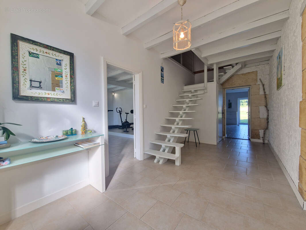 Maison à TUGERAS-SAINT-MAURICE