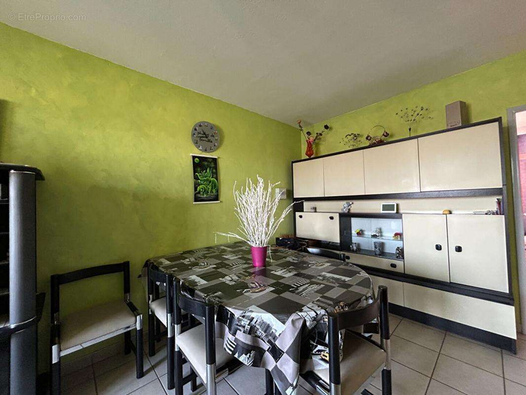 Appartement à LE COTEAU