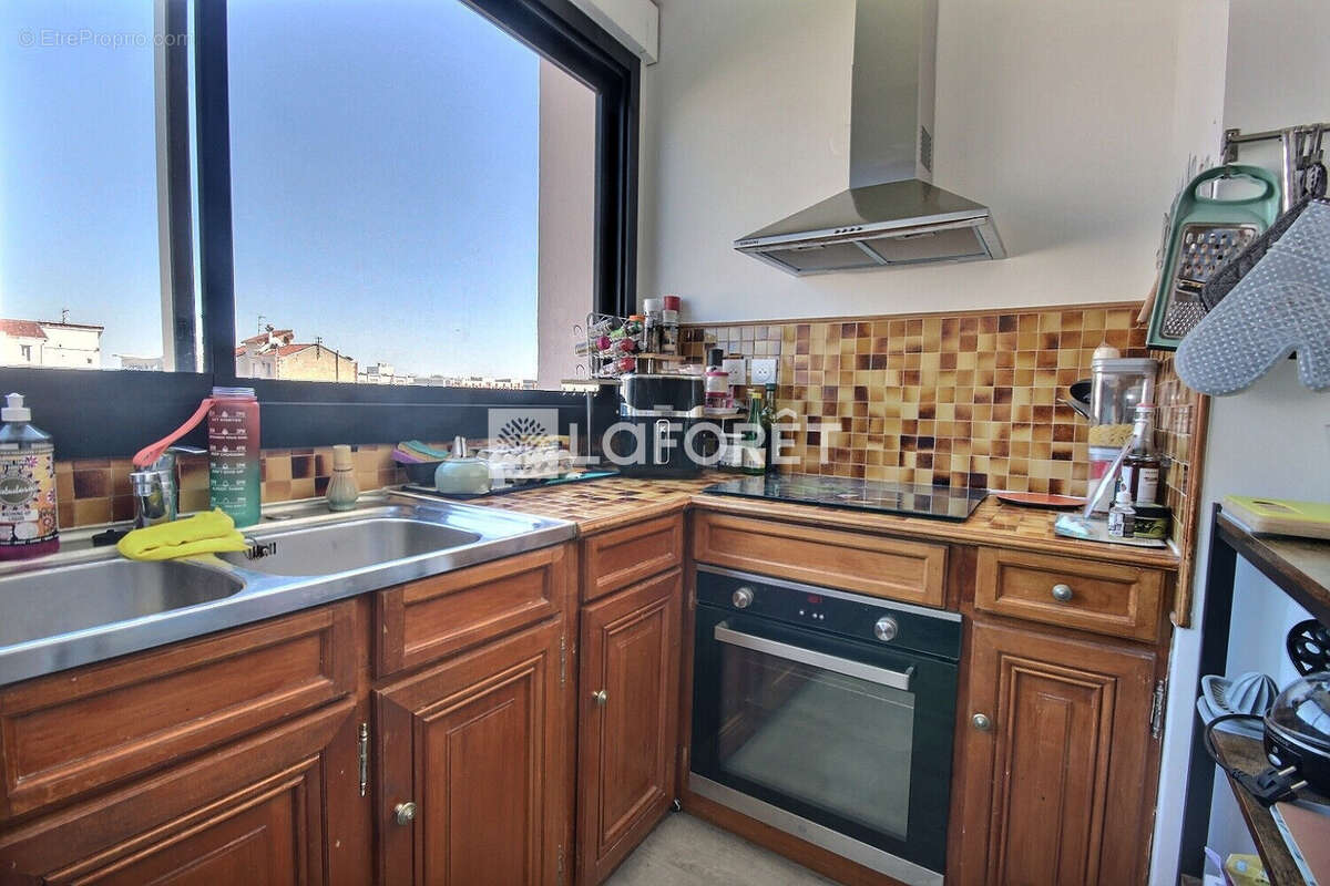 Appartement à COURBEVOIE