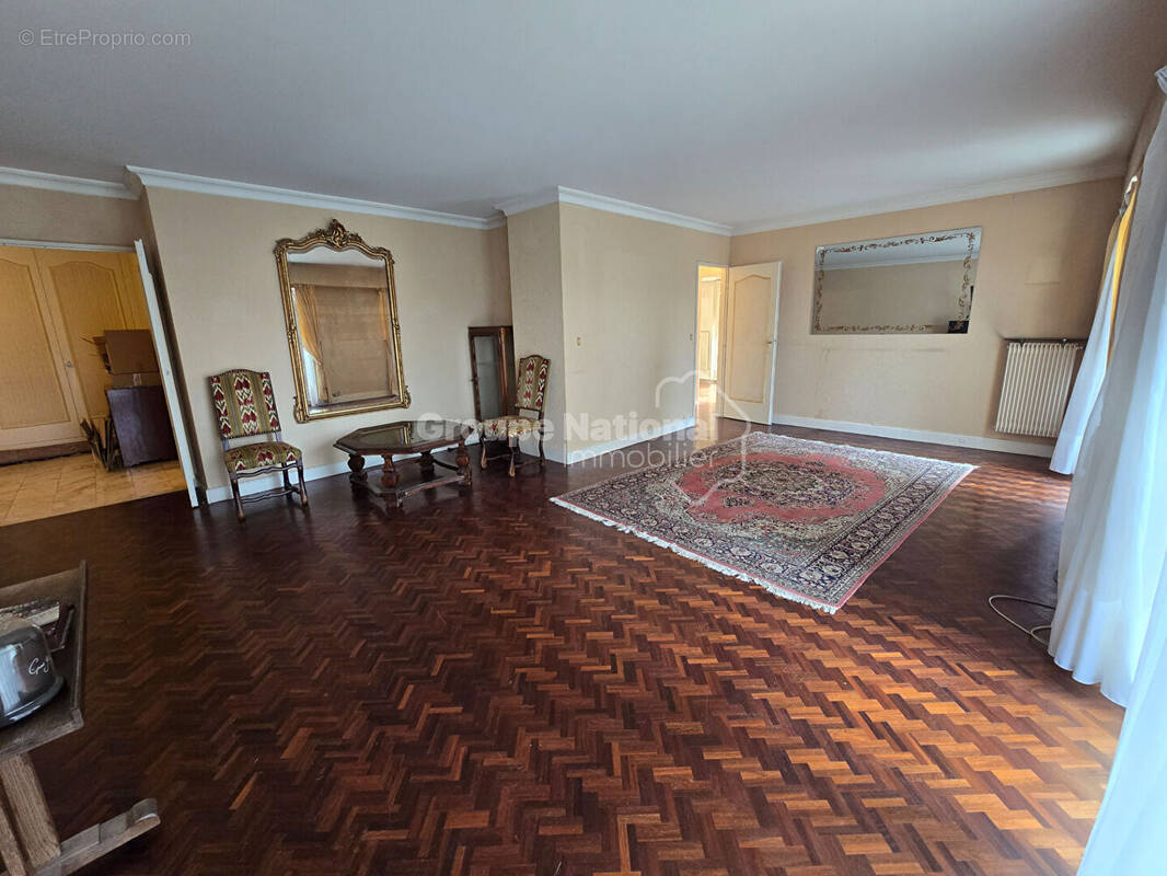 Appartement à VERSAILLES