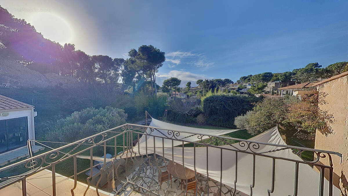 Maison à ENSUES-LA-REDONNE