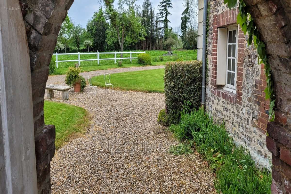 Maison à BOURG-ACHARD