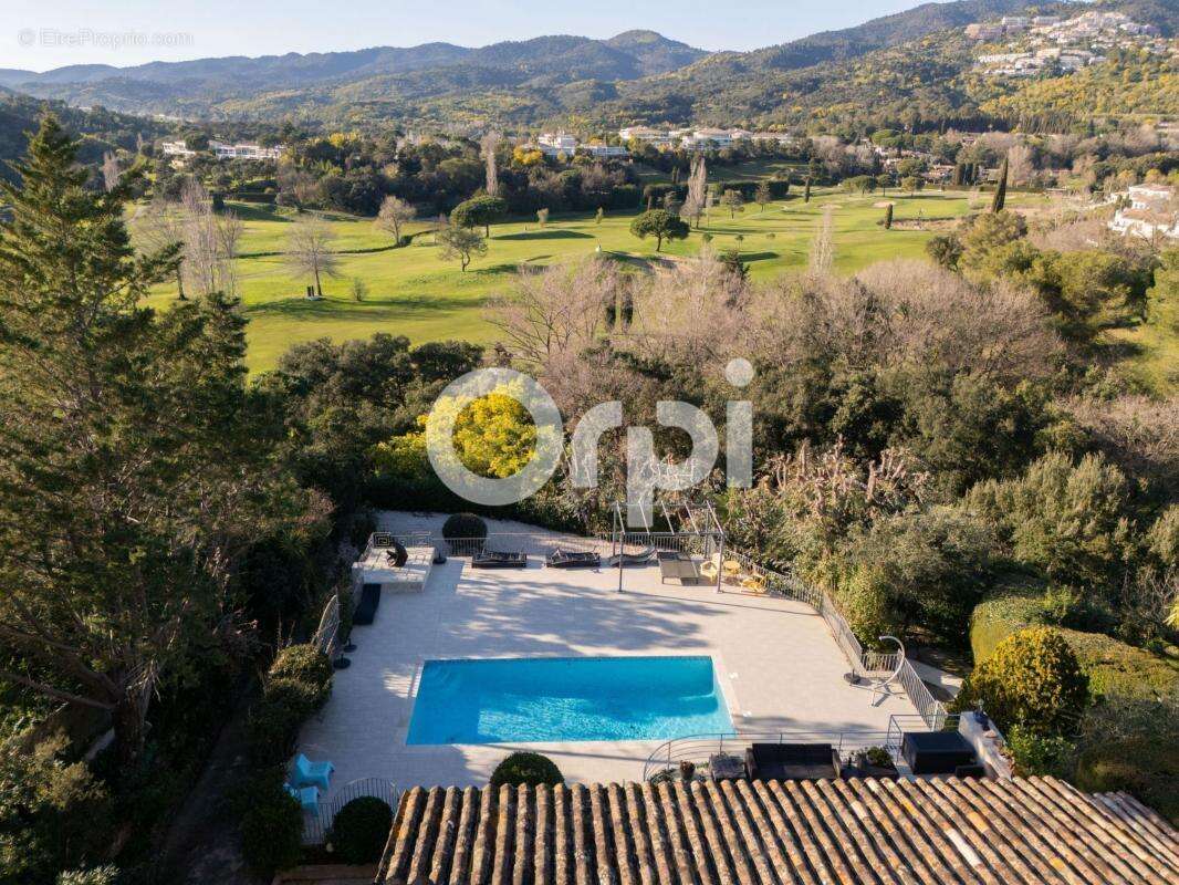 Domaine résidentiel recherché face au golf de barbossi - appartement indépendant amis 42 m2 terrain 1575 m2 avec piscine et plag - photo 2