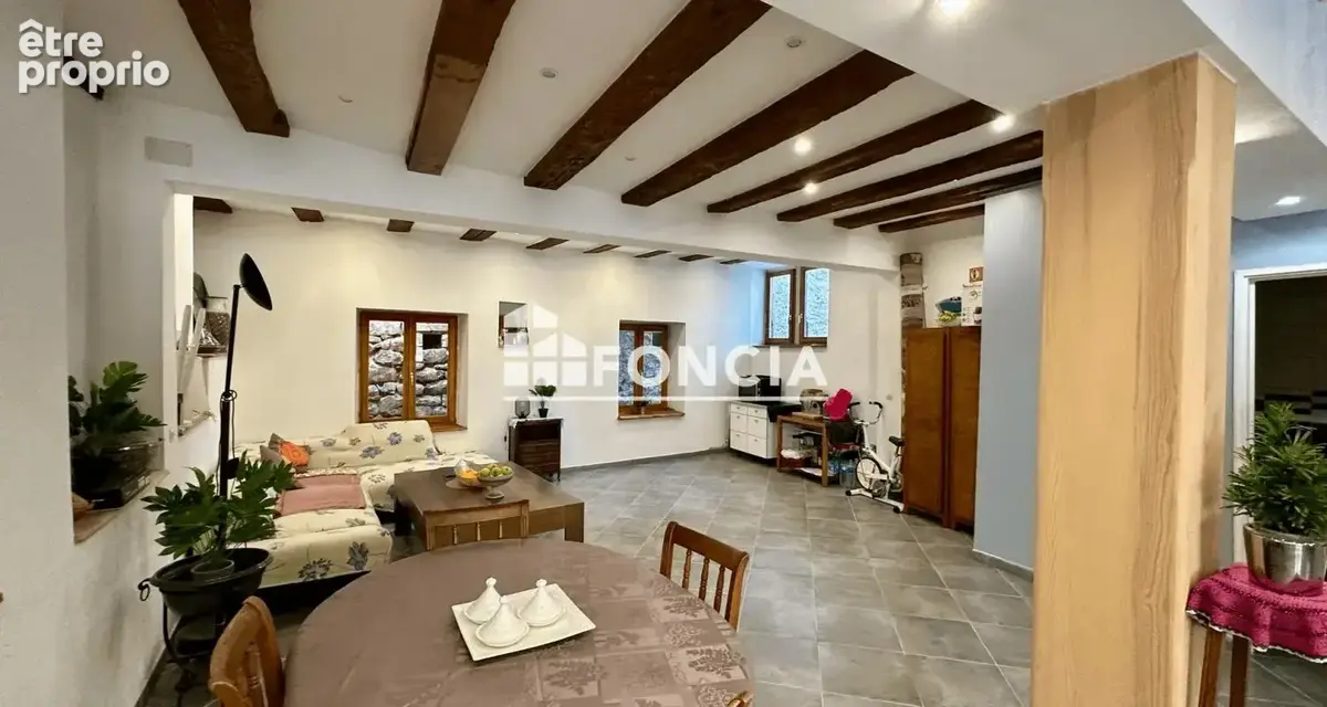 À vendre - Maison historique avec travaux au coeur de Riquewihr - 7 pièces - 188,7m2 - photo 3