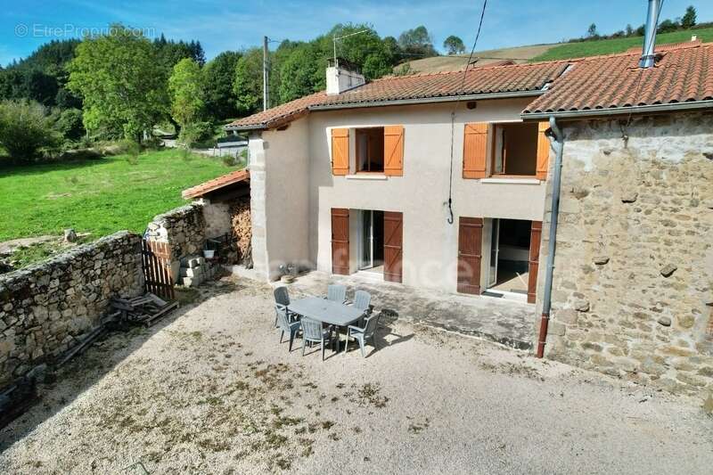 Maison à NOIRETABLE