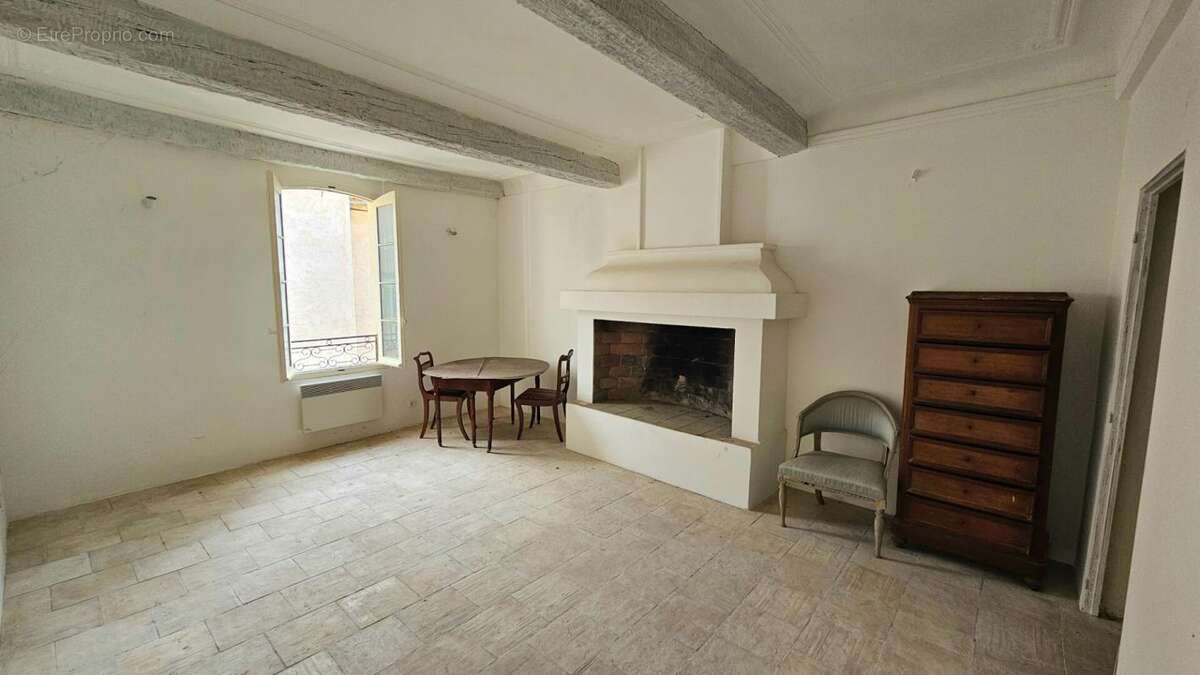 Opportunité exceptionnelle pour investisseurs : grande maison avec terrasse - photo 4
