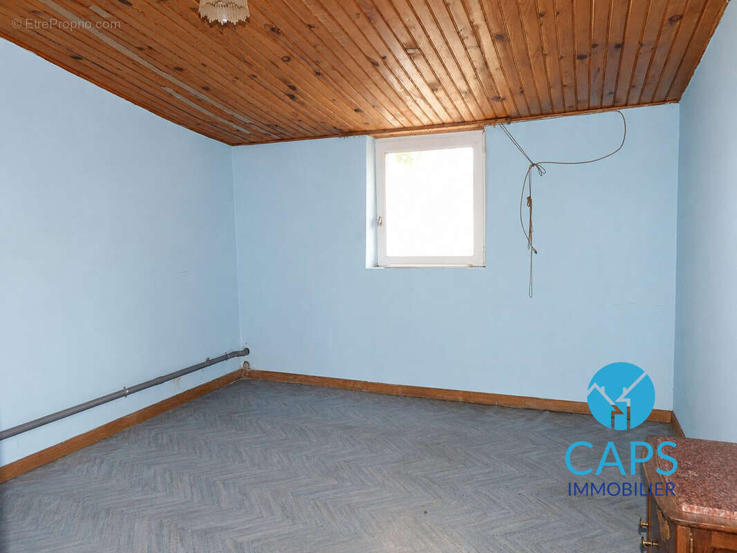 Maison 96 m² à Sainte-Severe  - photo 5