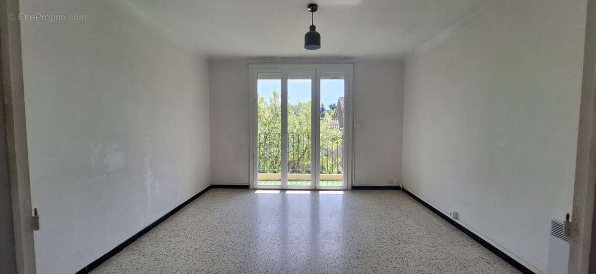 Appartement à SORGUES