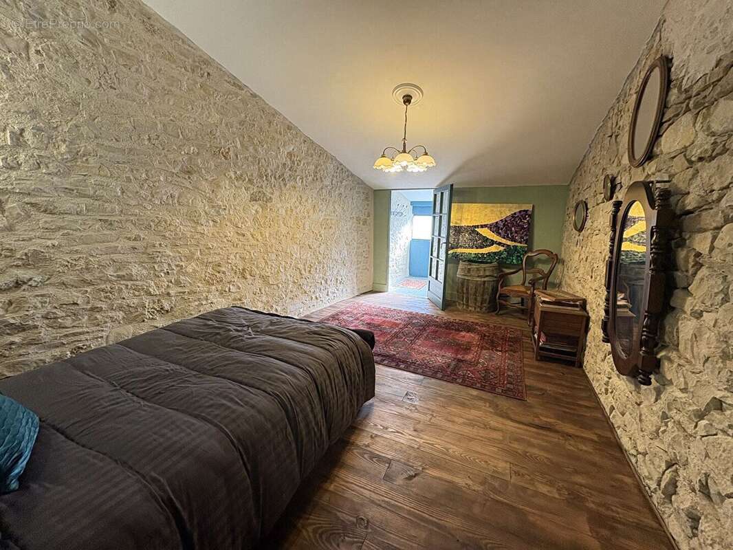 Maison à ANTUGNAC