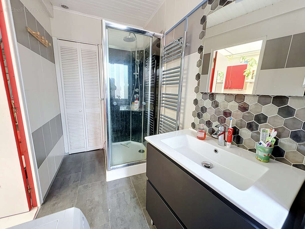 Maison située proche de grand frais et des transports en commun. - photo 8