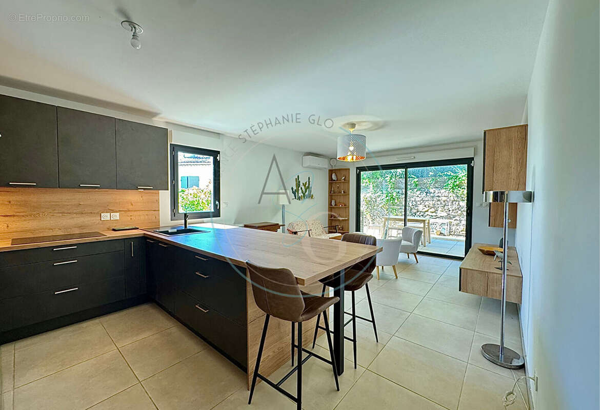 Appartement à COGOLIN