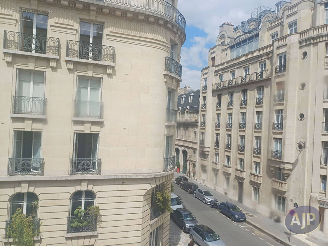 Appartement à PARIS-7E