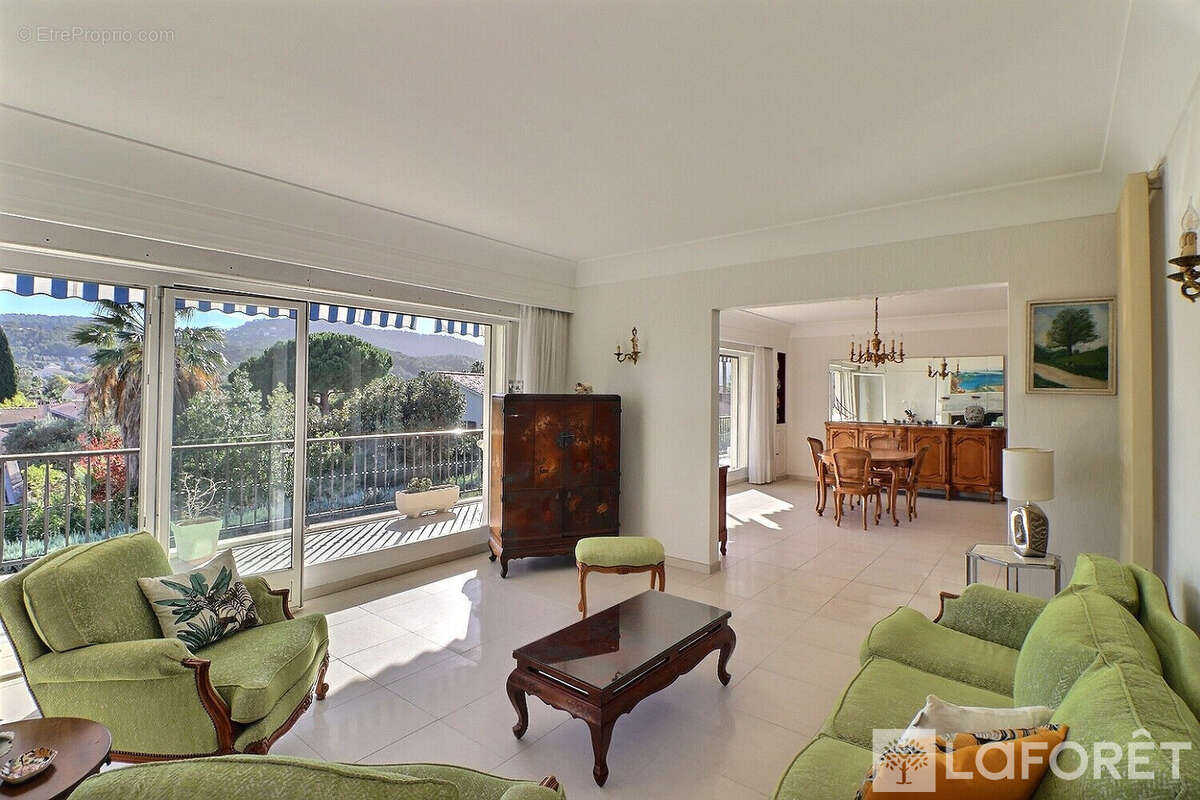 Appartement à HYERES