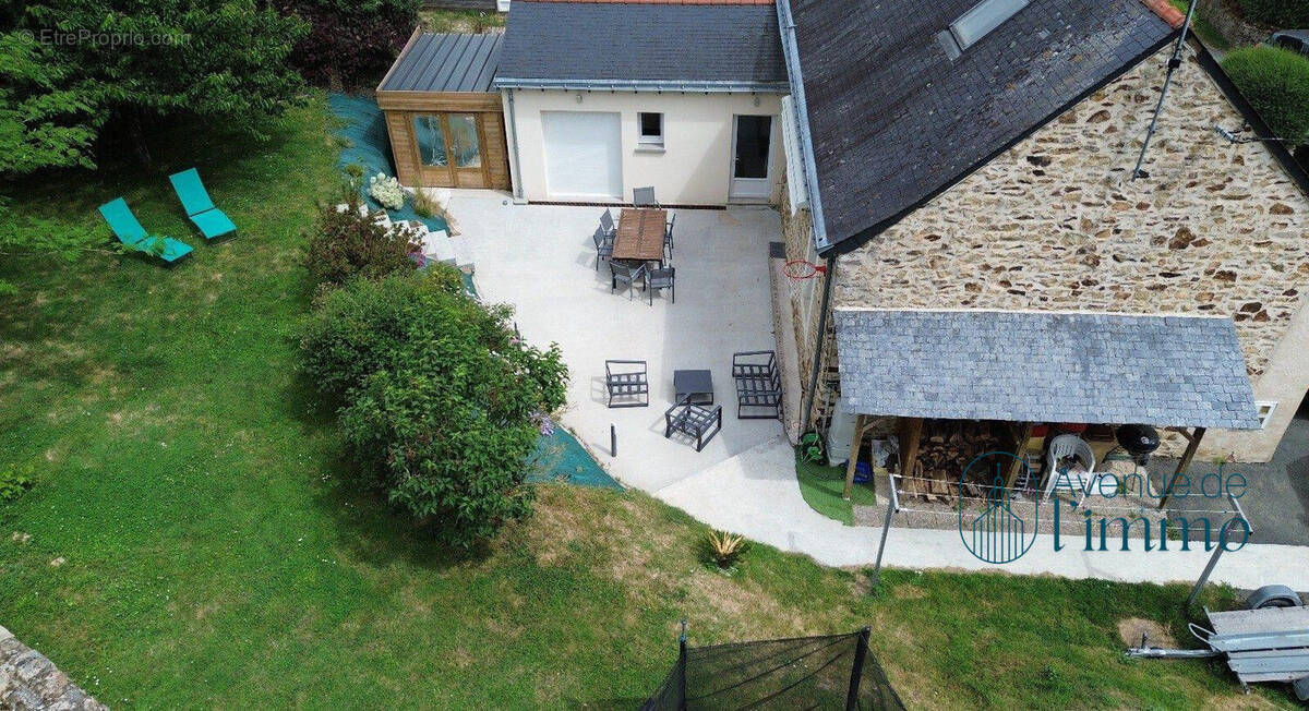 Maison à GREZ-NEUVILLE