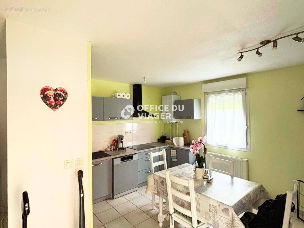 Appartement à GRAND-CHARMONT