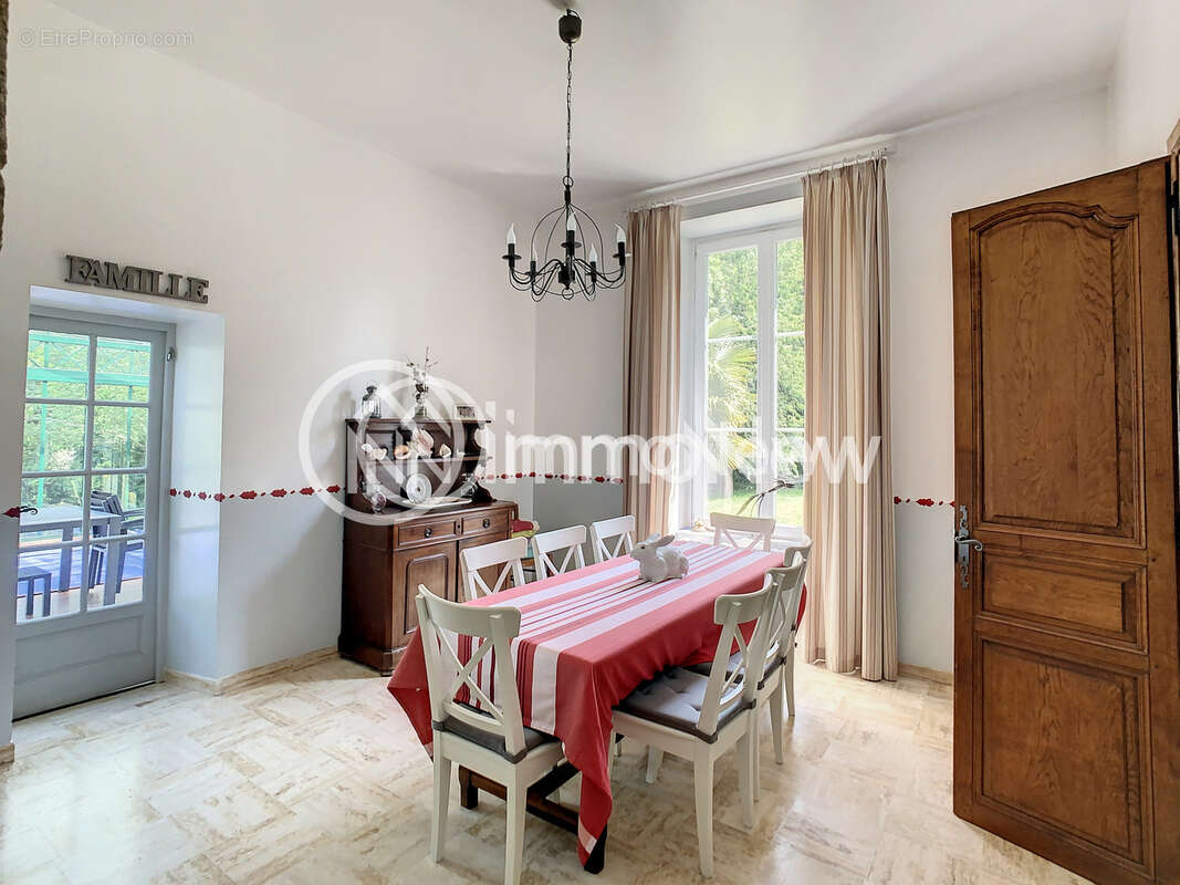 Ancien Presbytère rénové à ST URSIN - photo 3