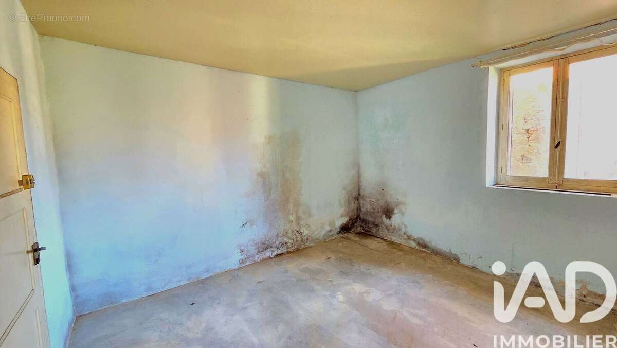 Maison 57 m² à Thollet  - photo 8